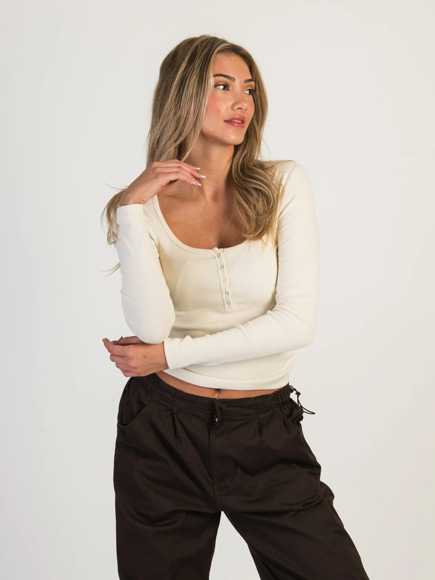 HARLOW DAPHNE LONG SLEEVE HENLEY - CREAM